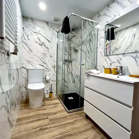 Casa Yama - Renovated House In The Center Of Berga
